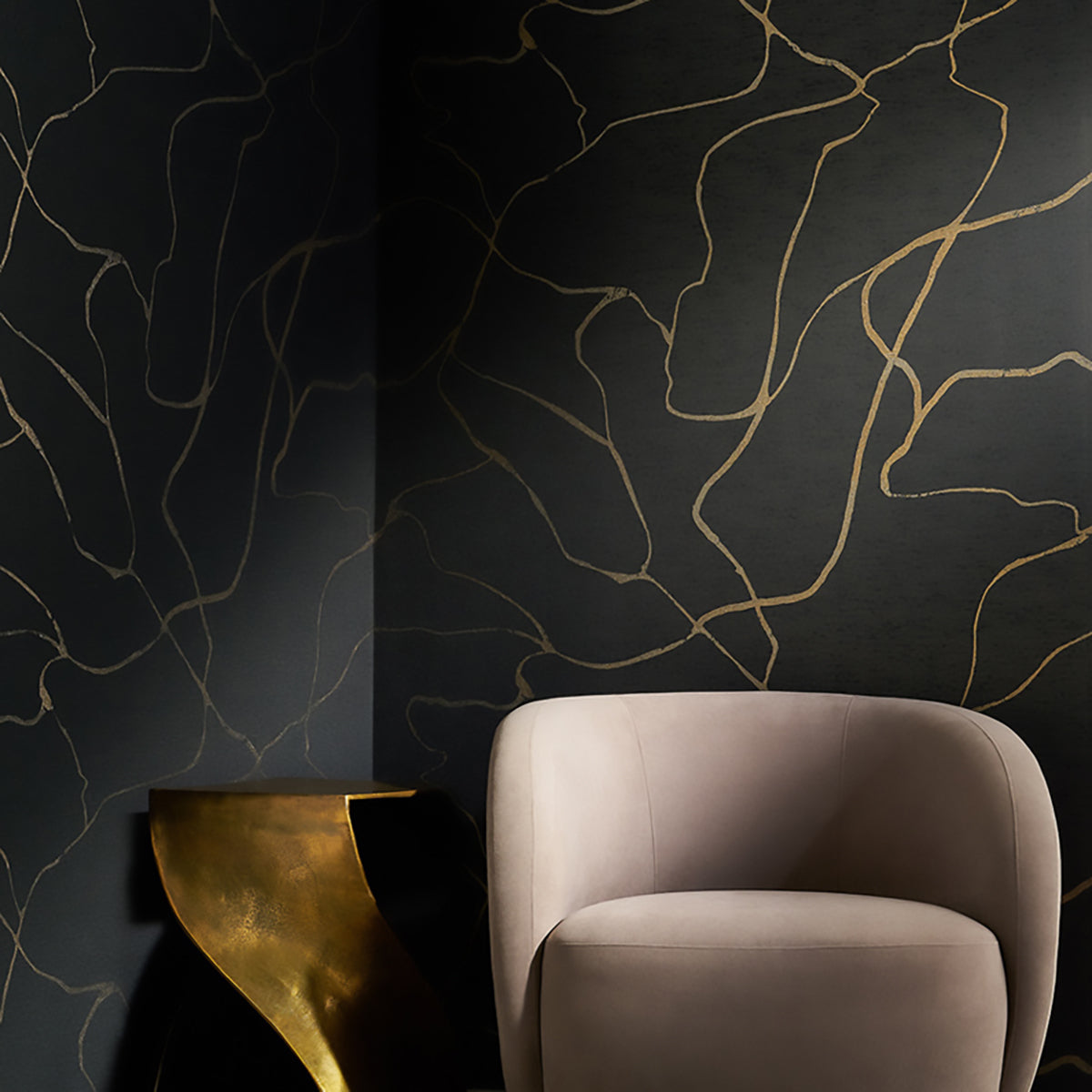Lustrous Lines- Sable Curves Wallpaper