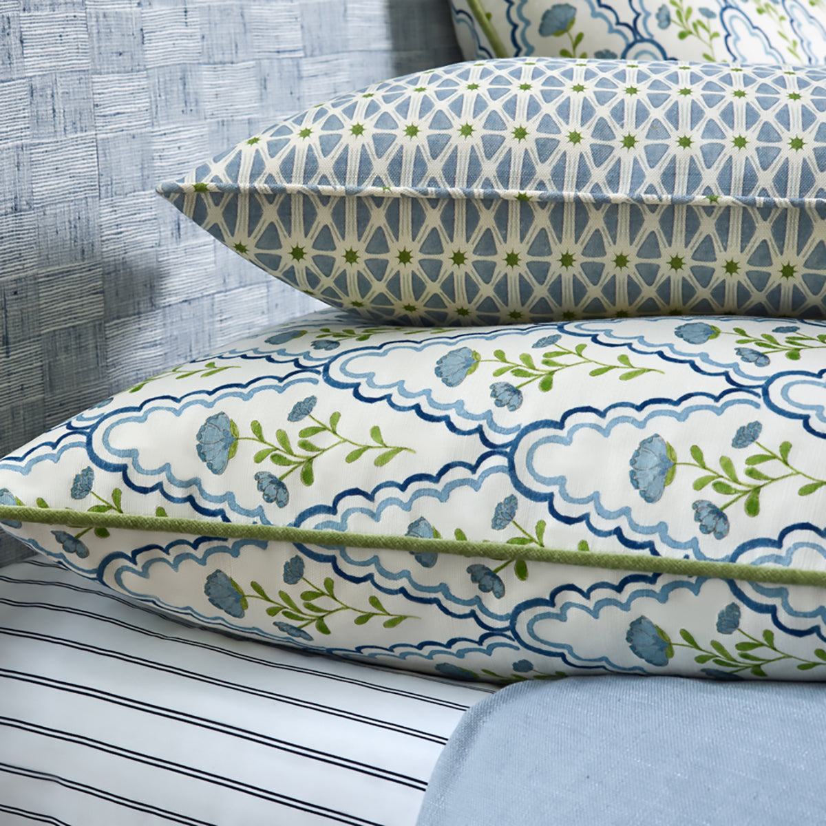 Stout 7847 Triangle Stars 3 Spring